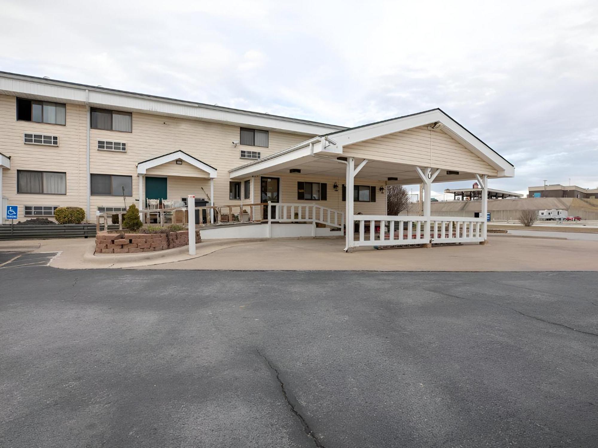 American Inn Ozark Exterior foto